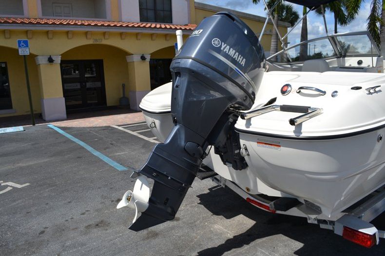 Thumbnail 16 for New 2013 Stingray 191 RX Bowrider boat for sale in West Palm Beach, FL