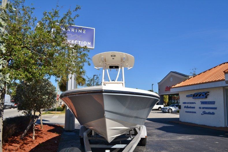 Thumbnail 2 for New 2018 Pathfinder 2600 HPS Bay Boat boat for sale in Vero Beach, FL