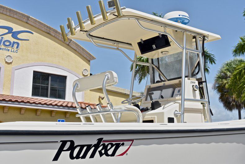 Thumbnail 13 for Used 2004 PARKER 2300 CC Center Console boat for sale in West Palm Beach, FL
