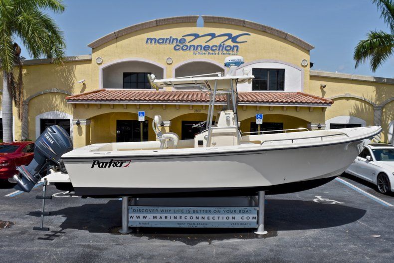 Used 2004 PARKER 2300 CC Center Console boat for sale in West Palm Beach, FL