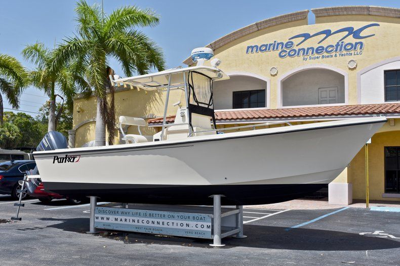 Thumbnail 1 for Used 2004 PARKER 2300 CC Center Console boat for sale in West Palm Beach, FL