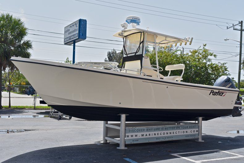 Thumbnail 6 for Used 2004 PARKER 2300 CC Center Console boat for sale in West Palm Beach, FL