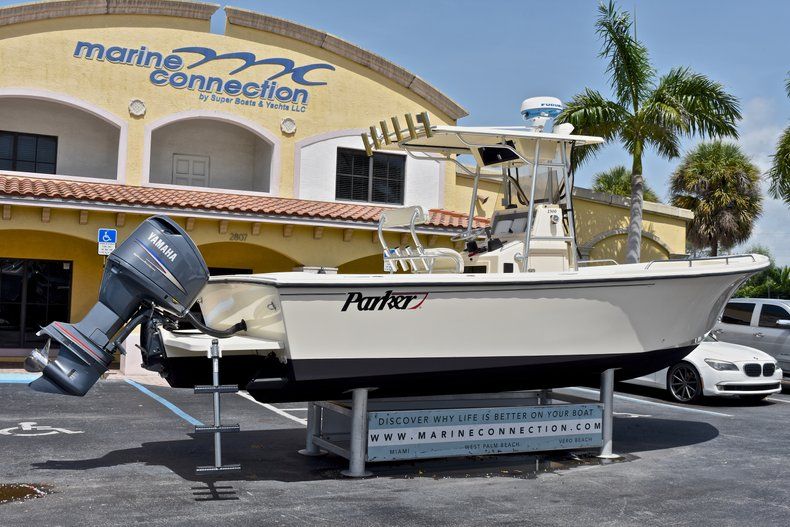 Thumbnail 10 for Used 2004 PARKER 2300 CC Center Console boat for sale in West Palm Beach, FL