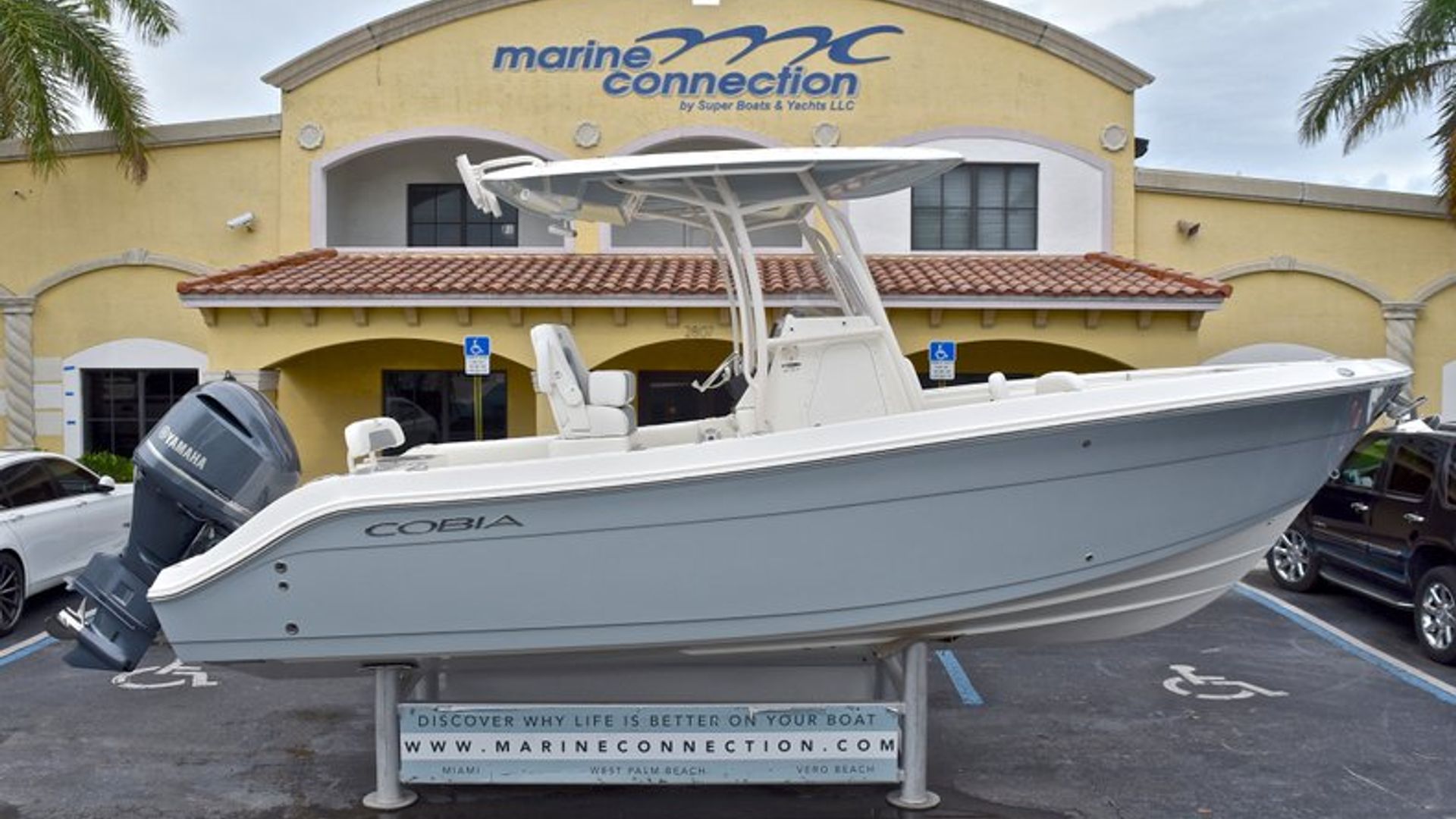 New 2018 Cobia 237 Center Console #P015 image 1