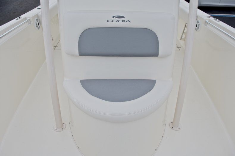 Thumbnail 45 for New 2018 Cobia 237 Center Console boat for sale in Miami, FL