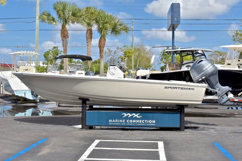 Thumbnail 4 for New 2018 Sportsman 20 Island Bay boat for sale in Vero Beach, FL