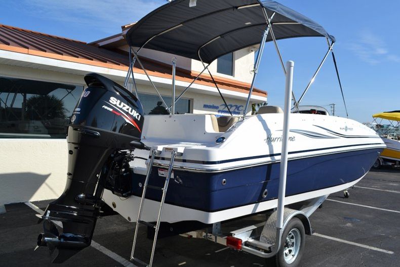 Thumbnail 6 for New 2015 Hurricane SunDeck Sport SS 188 OB boat for sale in Vero Beach, FL