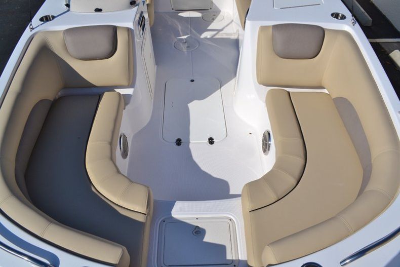 Thumbnail 17 for New 2015 Hurricane SunDeck Sport SS 188 OB boat for sale in Vero Beach, FL