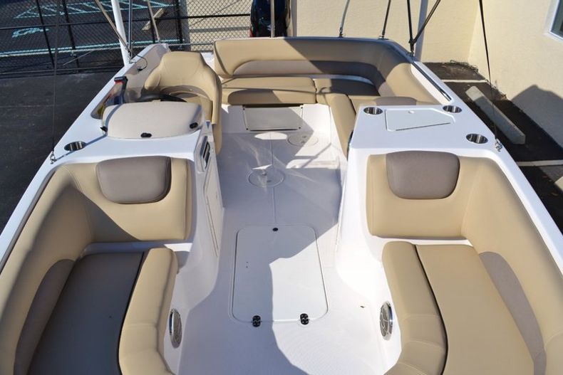 Thumbnail 18 for New 2015 Hurricane SunDeck Sport SS 188 OB boat for sale in Vero Beach, FL
