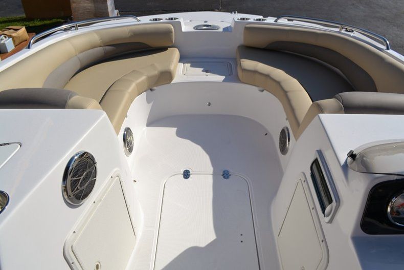 Thumbnail 13 for New 2015 Hurricane SunDeck Sport SS 188 OB boat for sale in Vero Beach, FL