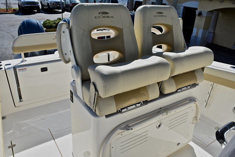 Thumbnail 27 for New 2018 Cobia 277 Center Console boat for sale in West Palm Beach, FL