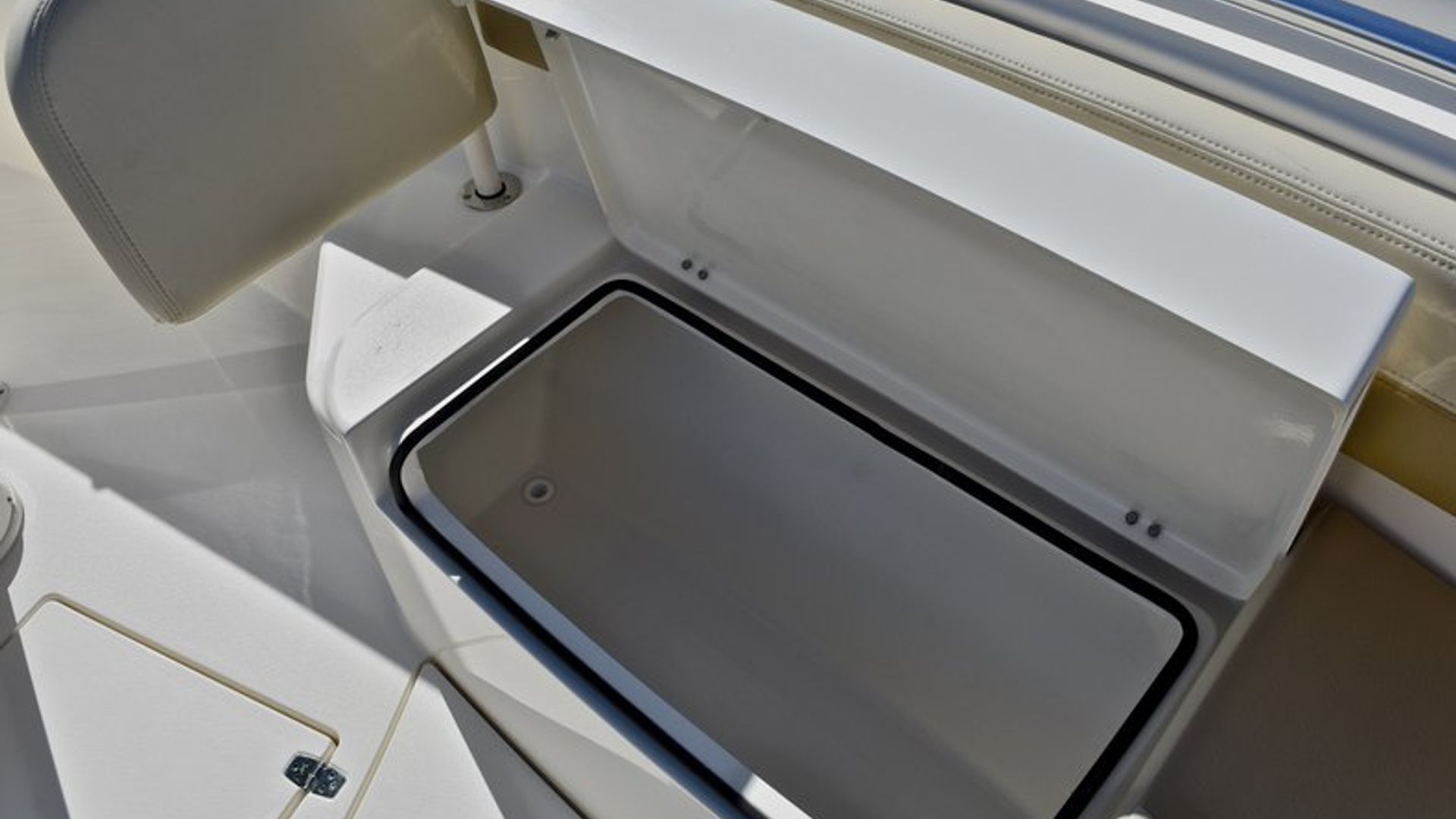 New 2018 Cobia 277 Center Console #W031 image 59