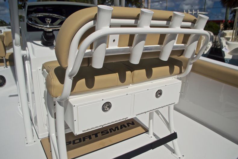 Thumbnail 28 for New 2017 Sportsman Heritage 231 Center Console boat for sale in Vero Beach, FL
