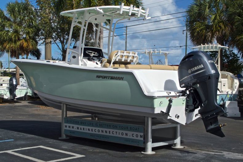 Thumbnail 10 for New 2017 Sportsman Heritage 231 Center Console boat for sale in Vero Beach, FL