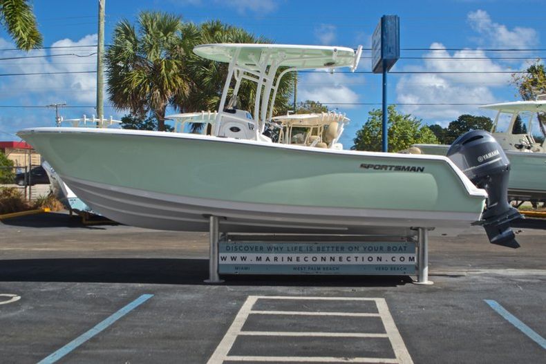 Thumbnail 9 for New 2017 Sportsman Heritage 231 Center Console boat for sale in Vero Beach, FL