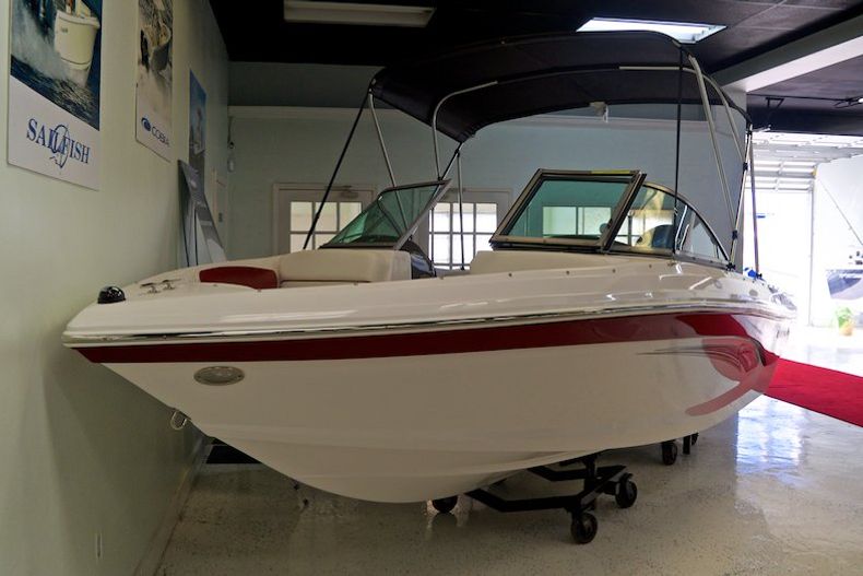 Thumbnail 1 for New 2014 Rinker Captiva 186 OB Bowrider boat for sale in Miami, FL