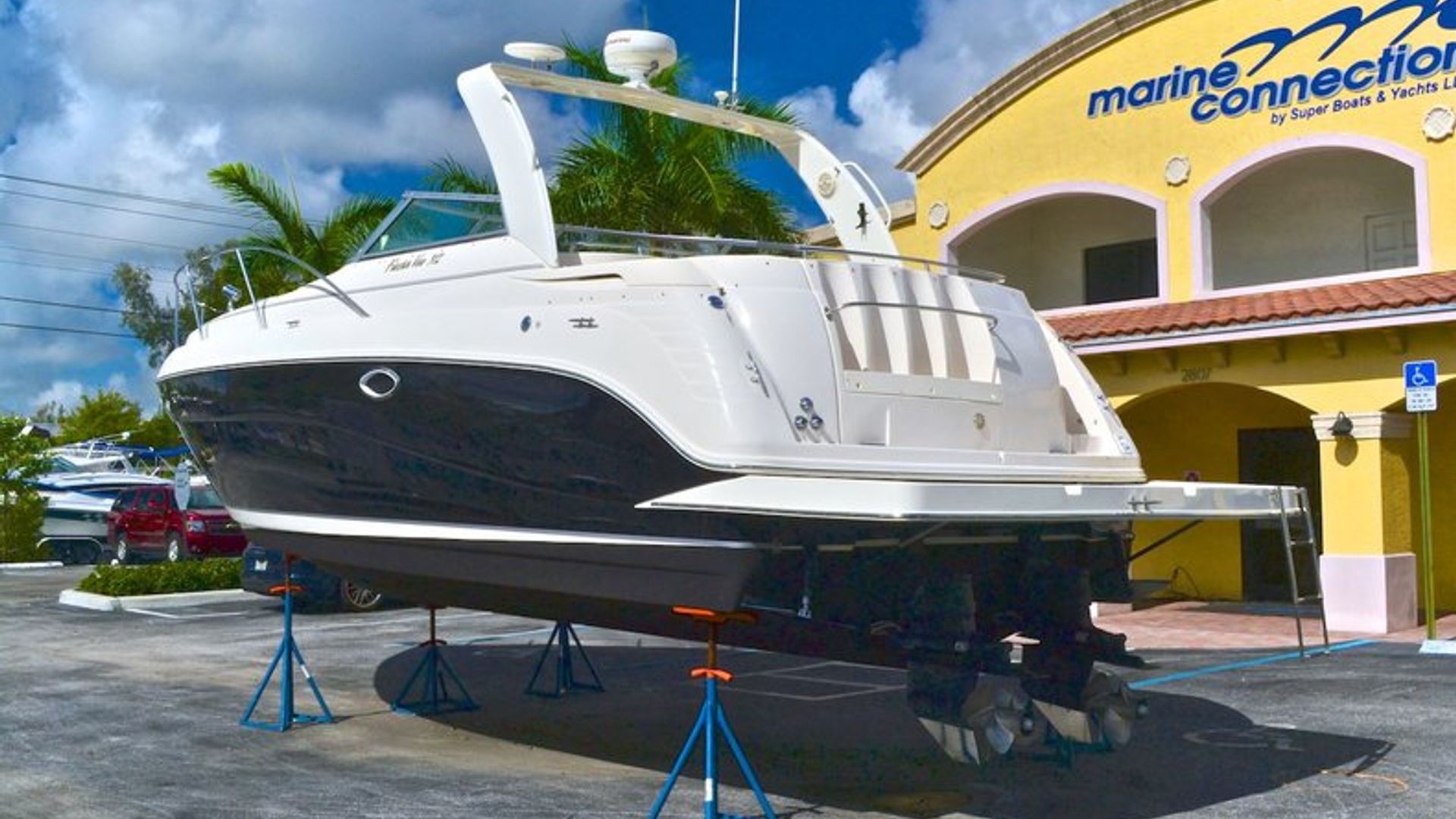 Used 2004 Rinker 312 Fiesta Vee #5704 image 9