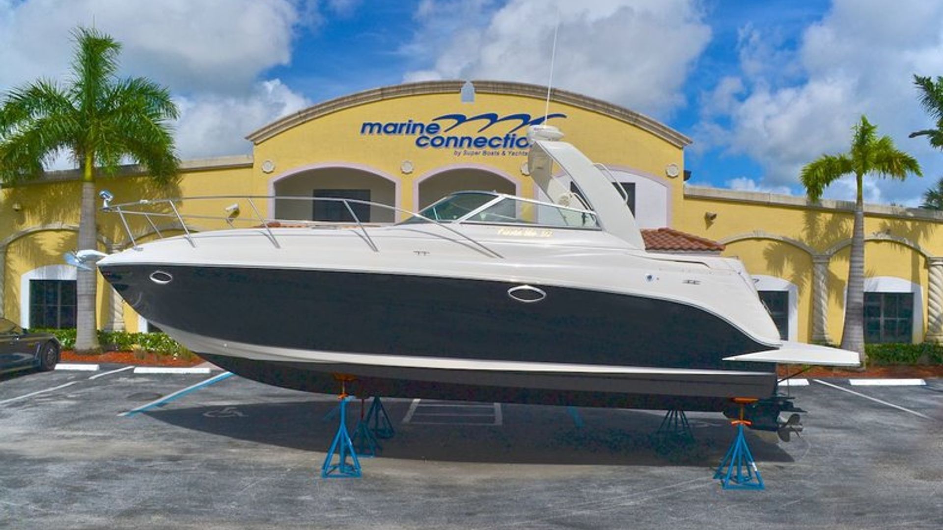 Used 2004 Rinker 312 Fiesta Vee #5704 image 1