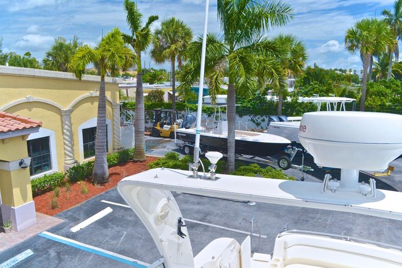 Thumbnail 67 for Used 2004 Rinker 312 Fiesta Vee boat for sale in West Palm Beach, FL