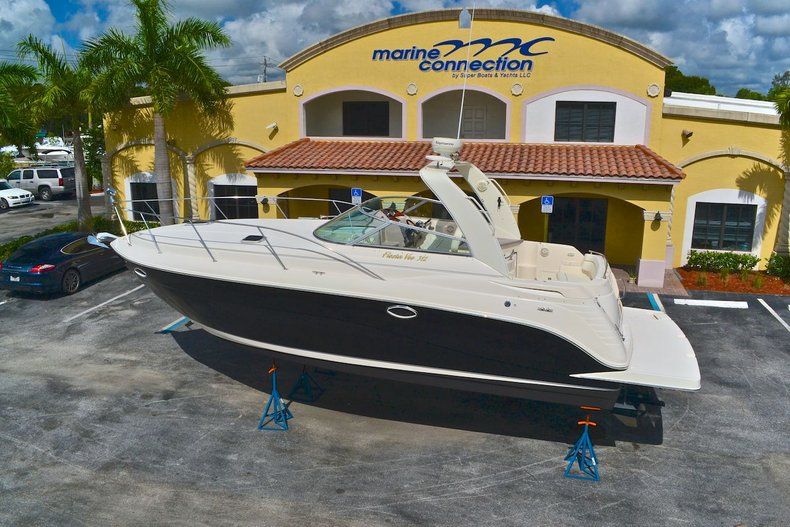 Thumbnail 129 for Used 2004 Rinker 312 Fiesta Vee boat for sale in West Palm Beach, FL