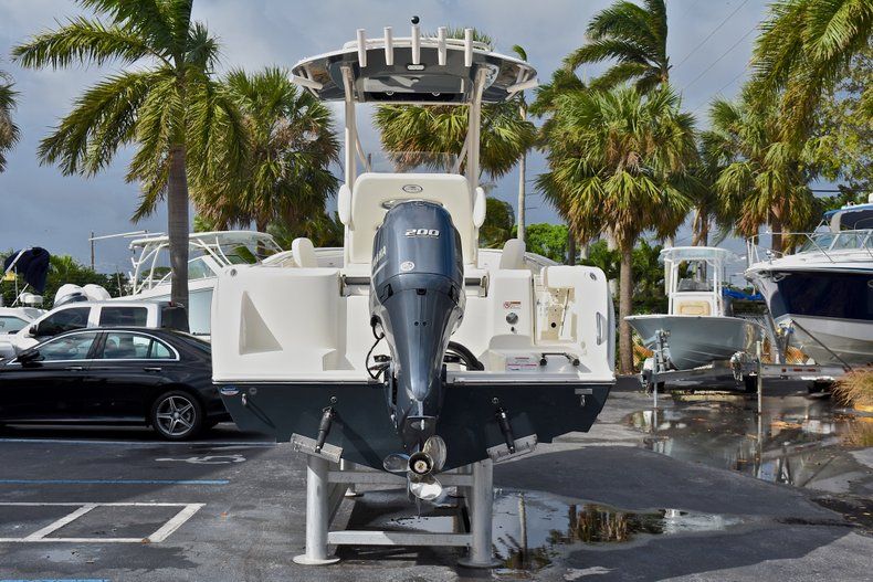 Thumbnail 8 for New 2018 Cobia 220 Center Console boat for sale in West Palm Beach, FL