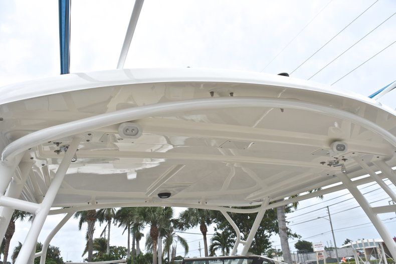 Thumbnail 62 for Used 2017 Boston Whaler 270 Vantage boat for sale in West Palm Beach, FL