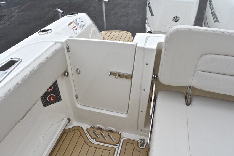 Thumbnail 17 for Used 2017 Boston Whaler 270 Vantage boat for sale in West Palm Beach, FL