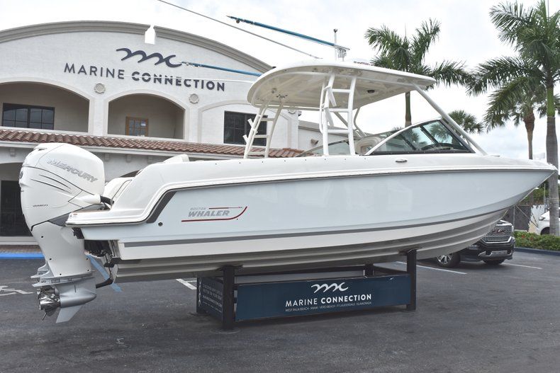 Thumbnail 10 for Used 2017 Boston Whaler 270 Vantage boat for sale in West Palm Beach, FL