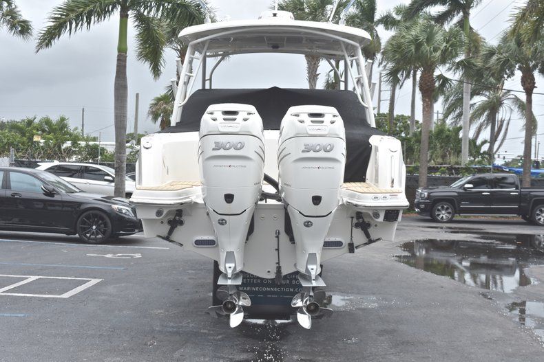 Thumbnail 89 for Used 2017 Boston Whaler 270 Vantage boat for sale in West Palm Beach, FL