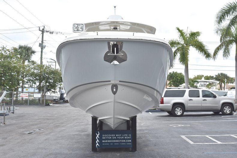 Thumbnail 3 for Used 2017 Boston Whaler 270 Vantage boat for sale in West Palm Beach, FL