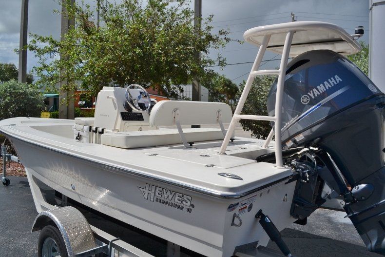 Thumbnail 3 for New 2018 Hewes Redfisher 18 boat for sale in Vero Beach, FL