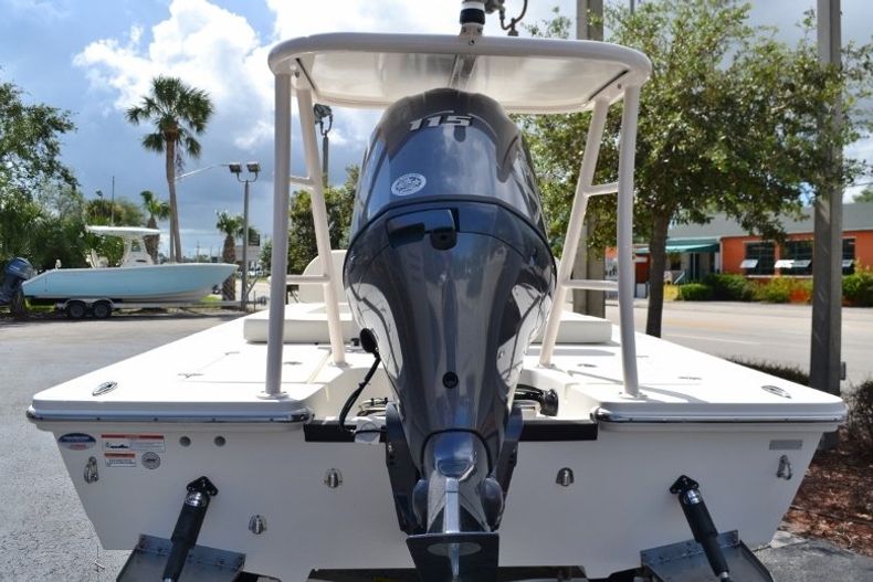 Thumbnail 4 for New 2018 Hewes Redfisher 18 boat for sale in Vero Beach, FL