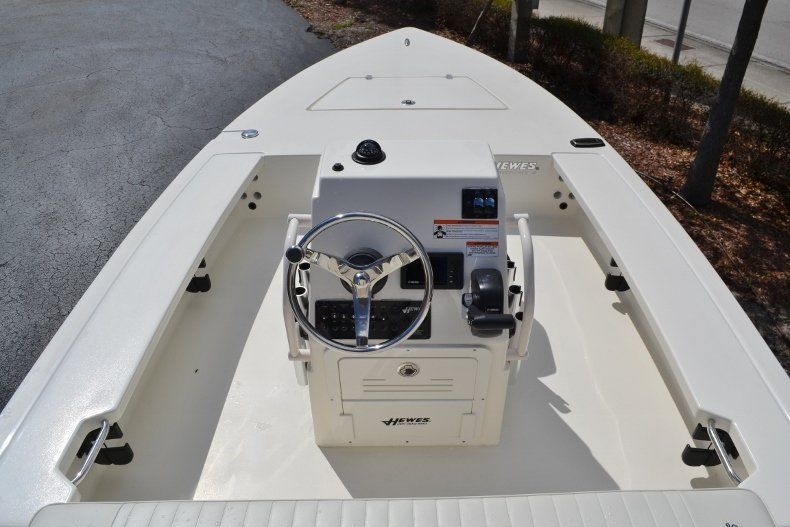 Thumbnail 9 for New 2018 Hewes Redfisher 18 boat for sale in Vero Beach, FL