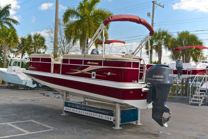 Thumbnail 6 for New 2013 Hurricane FunDeck FD 236 OB boat for sale in West Palm Beach, FL