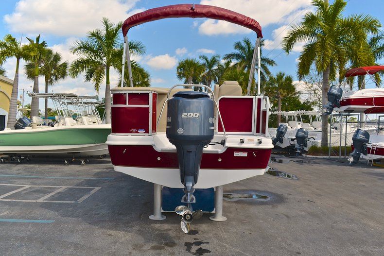 Thumbnail 7 for New 2013 Hurricane FunDeck FD 236 OB boat for sale in West Palm Beach, FL