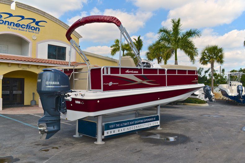 Thumbnail 8 for New 2013 Hurricane FunDeck FD 236 OB boat for sale in West Palm Beach, FL