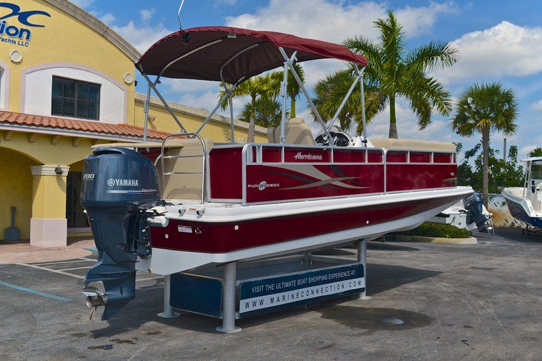 Thumbnail 15 for New 2013 Hurricane FunDeck FD 236 OB boat for sale in West Palm Beach, FL