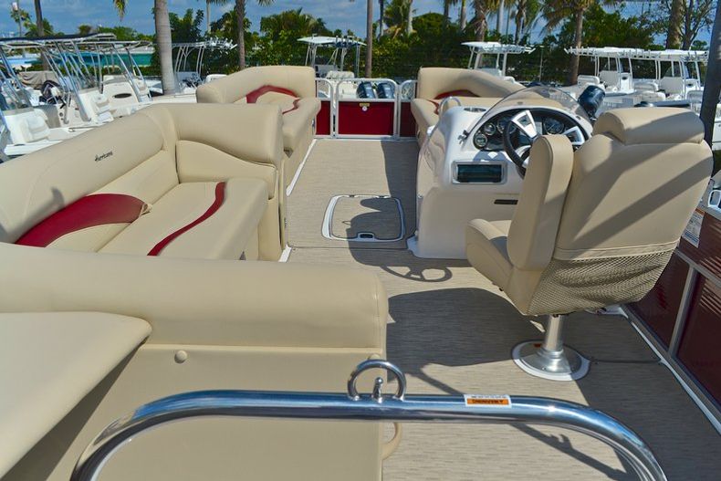 Thumbnail 33 for New 2013 Hurricane FunDeck FD 236 OB boat for sale in West Palm Beach, FL