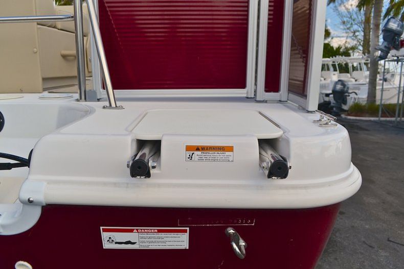 Thumbnail 25 for New 2013 Hurricane FunDeck FD 236 OB boat for sale in West Palm Beach, FL
