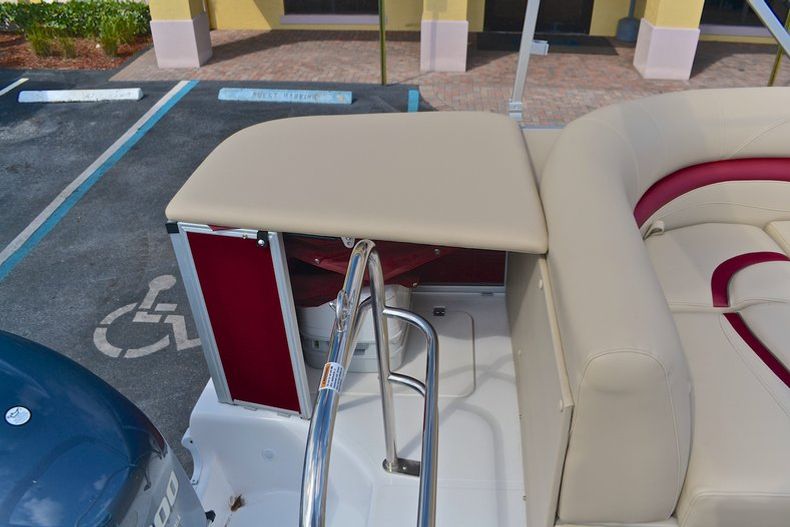 Thumbnail 28 for New 2013 Hurricane FunDeck FD 236 OB boat for sale in West Palm Beach, FL