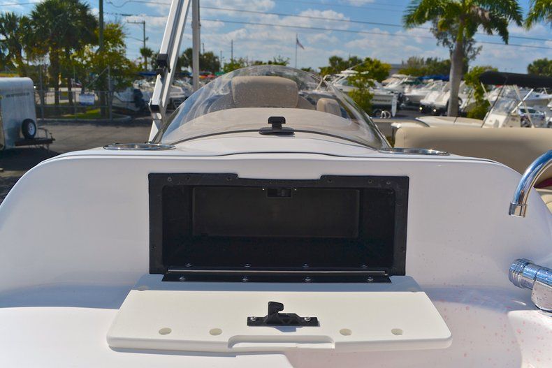 Thumbnail 48 for New 2013 Hurricane FunDeck FD 236 OB boat for sale in West Palm Beach, FL