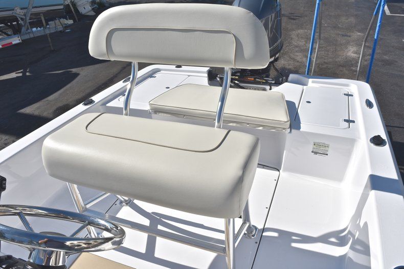 Thumbnail 19 for New 2018 Sportsman 20 Island Bay boat for sale in West Palm Beach, FL