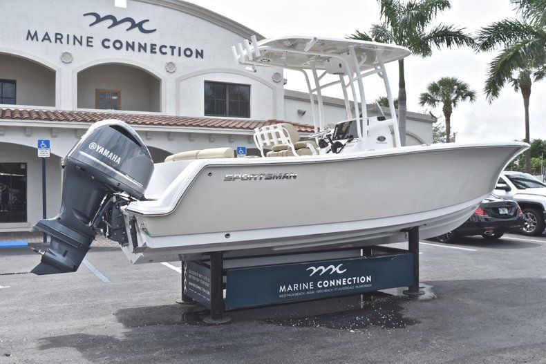 Thumbnail 7 for New 2018 Sportsman Heritage 231 Center Console boat for sale in Miami, FL