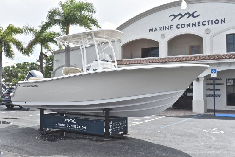Thumbnail 1 for New 2018 Sportsman Heritage 231 Center Console boat for sale in Miami, FL