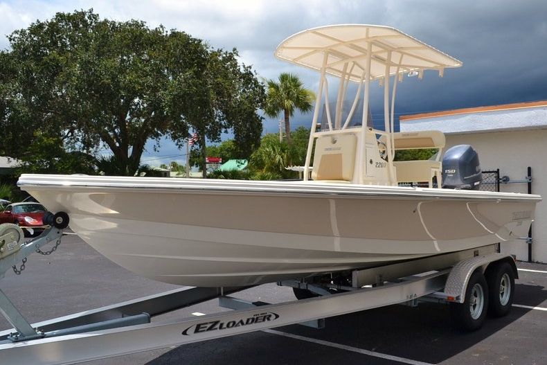 Thumbnail 3 for New 2014 Pathfinder 2200 TRS Bay Boat boat for sale in Vero Beach, FL