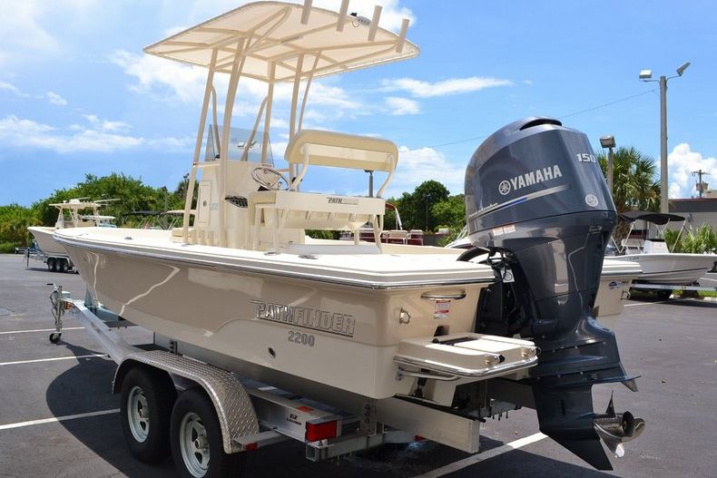 Thumbnail 4 for New 2014 Pathfinder 2200 TRS Bay Boat boat for sale in Vero Beach, FL