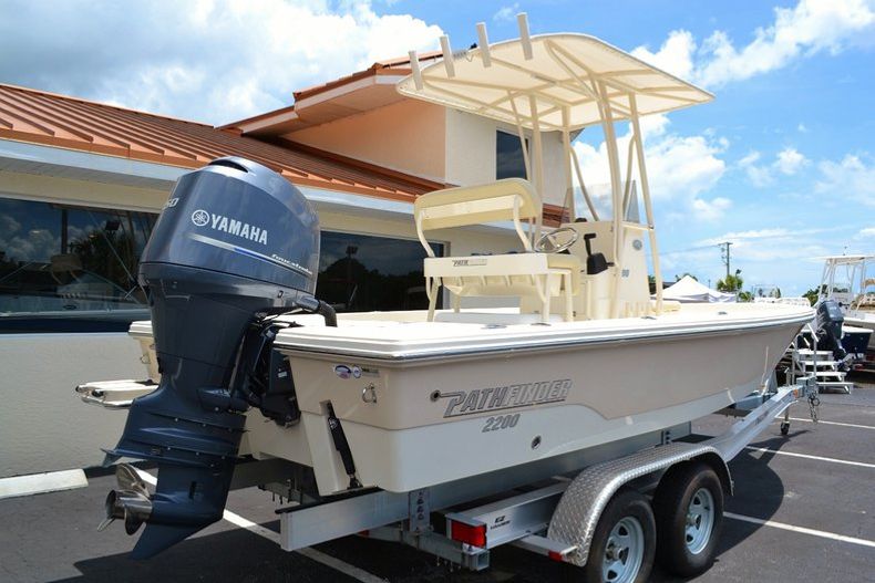 Thumbnail 6 for New 2014 Pathfinder 2200 TRS Bay Boat boat for sale in Vero Beach, FL