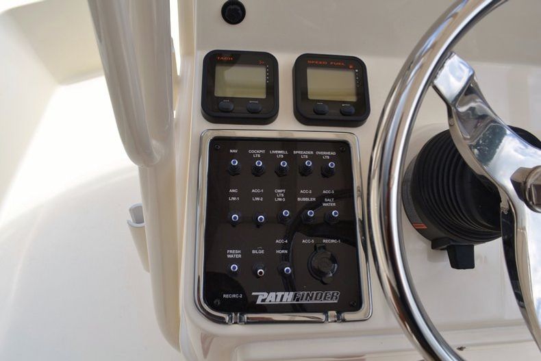 Thumbnail 13 for New 2014 Pathfinder 2200 TRS Bay Boat boat for sale in Vero Beach, FL