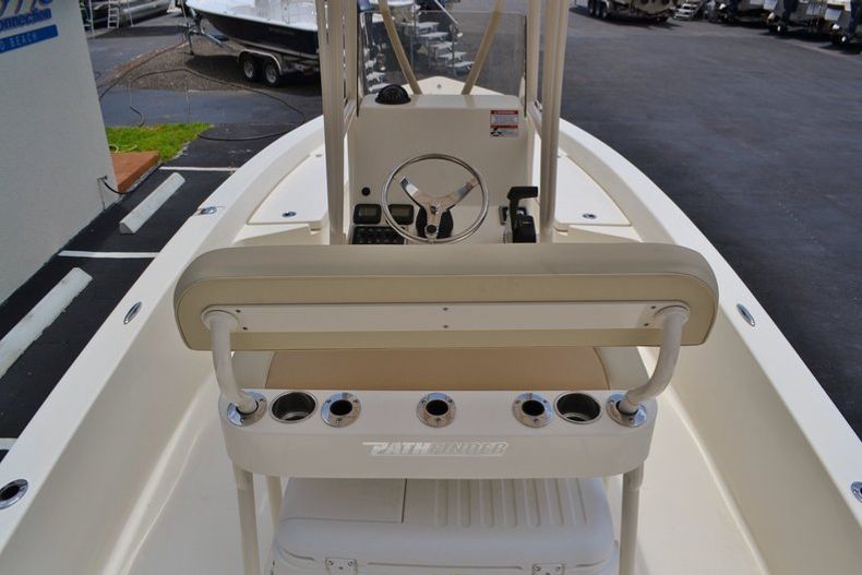 Thumbnail 11 for New 2014 Pathfinder 2200 TRS Bay Boat boat for sale in Vero Beach, FL