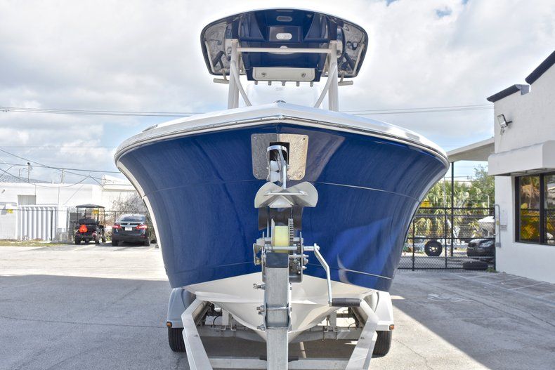 Thumbnail 2 for New 2018 Cobia 220 Center Console boat for sale in Fort Lauderdale, FL